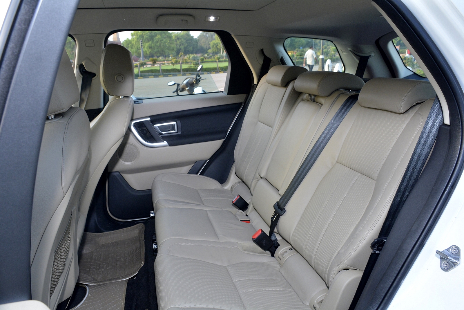 Jaguar Luxy Car on Rent